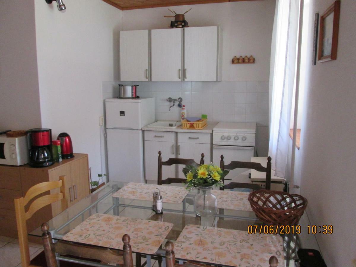 Fenyves Vendeghaz Apartment Balatonfenyves Exterior photo