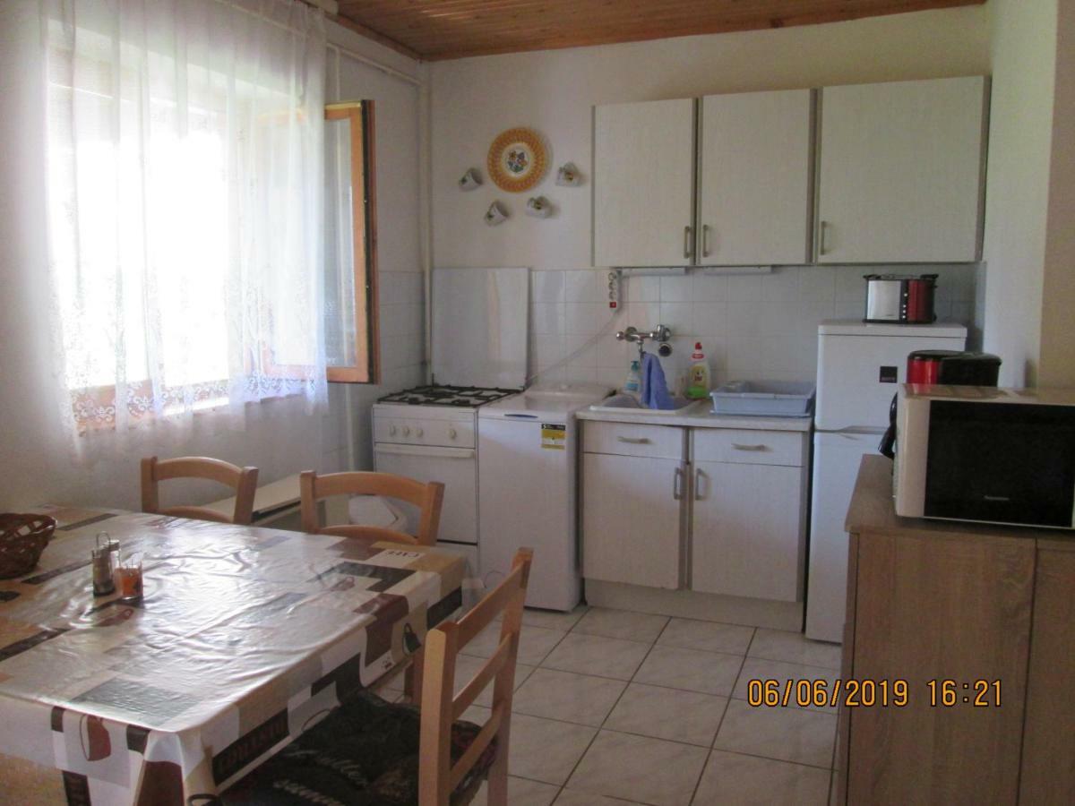 Fenyves Vendeghaz Apartment Balatonfenyves Exterior photo